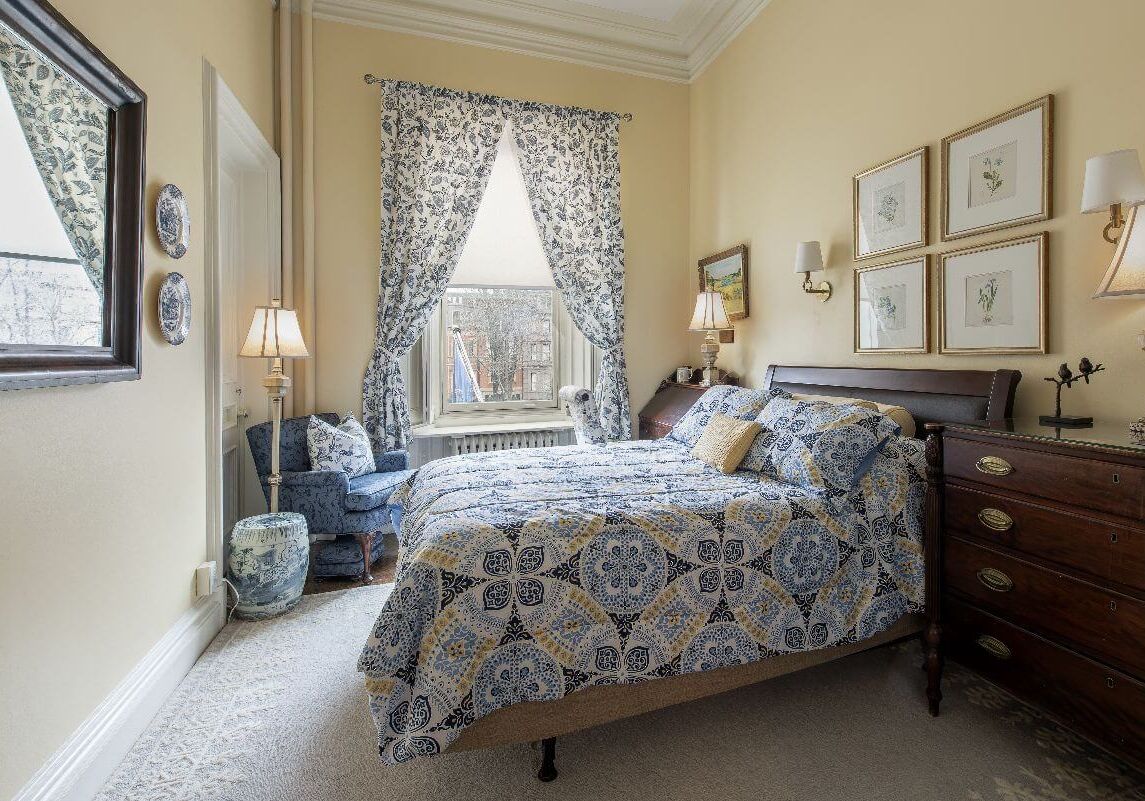 201 Oberlin bed and breakfast room