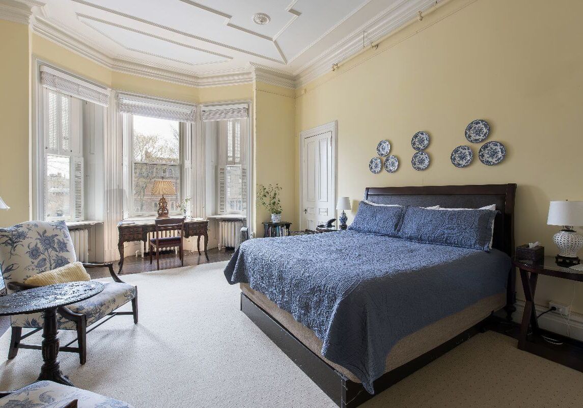 bed and breakfast room